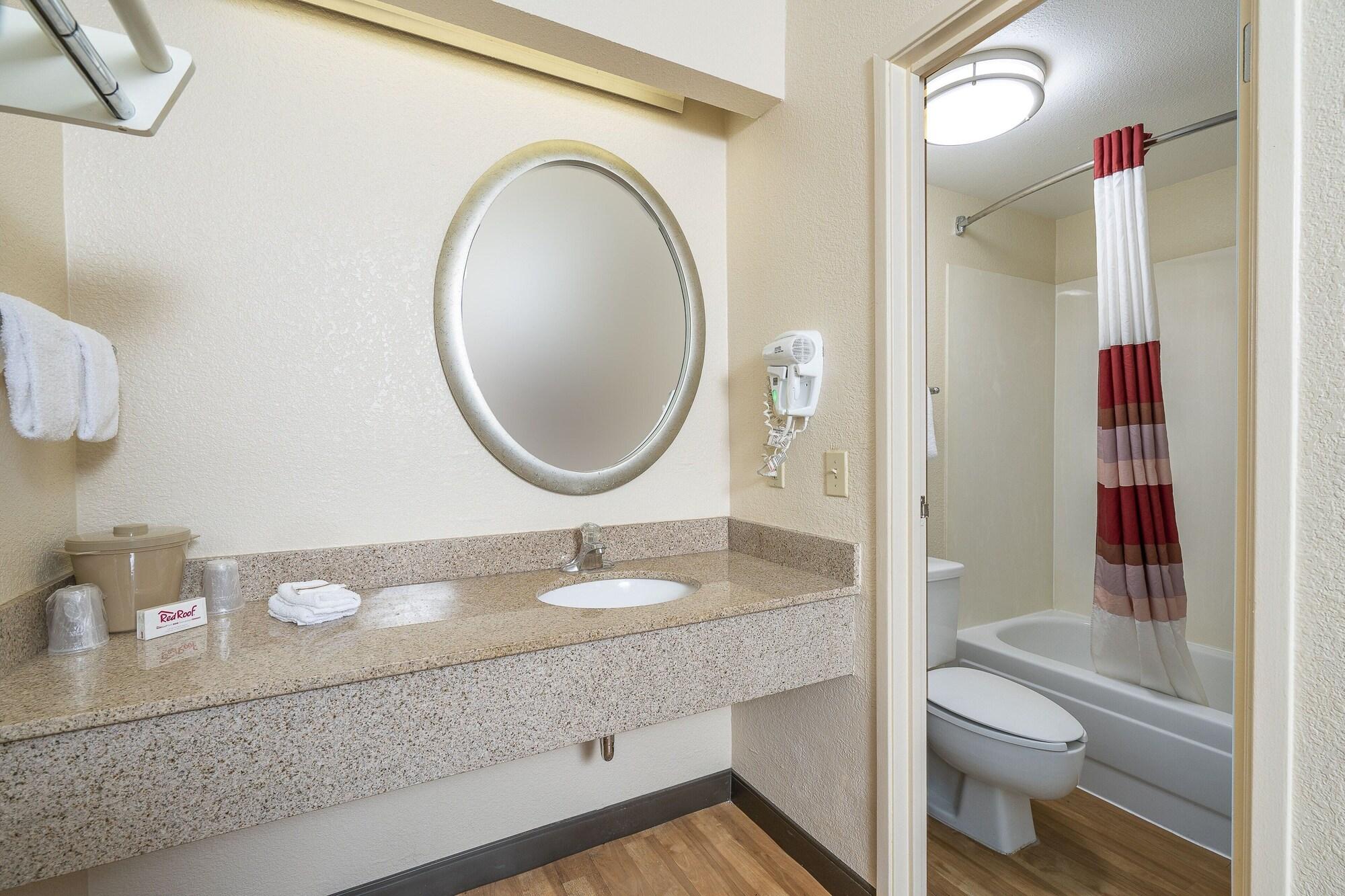 Red Roof Inn Detroit-Rochester Hills/ Auburn Hills Bagian luar foto