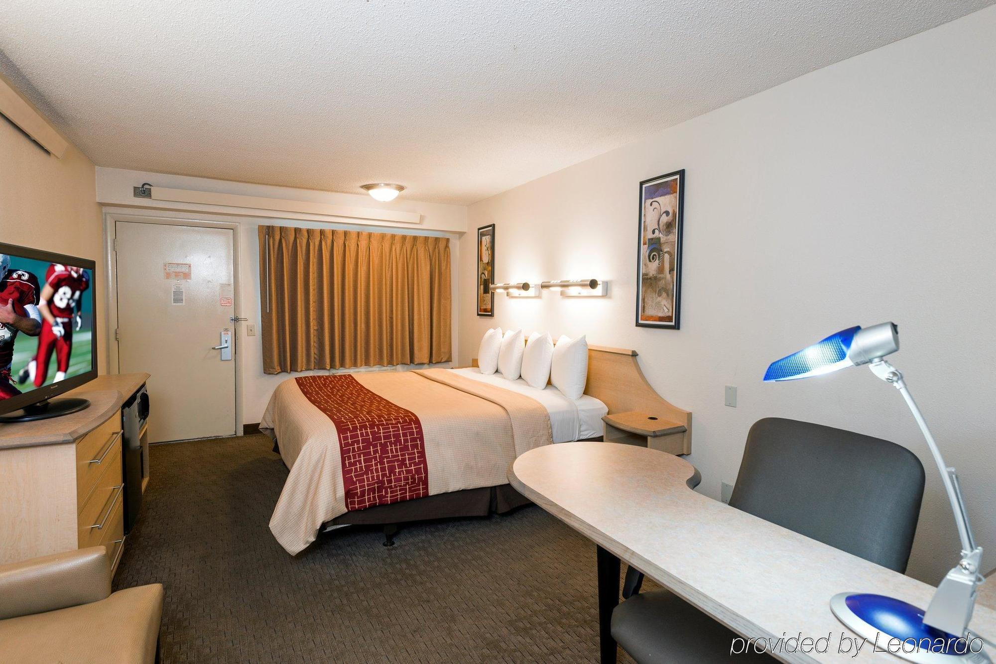Red Roof Inn Detroit-Rochester Hills/ Auburn Hills Bagian luar foto