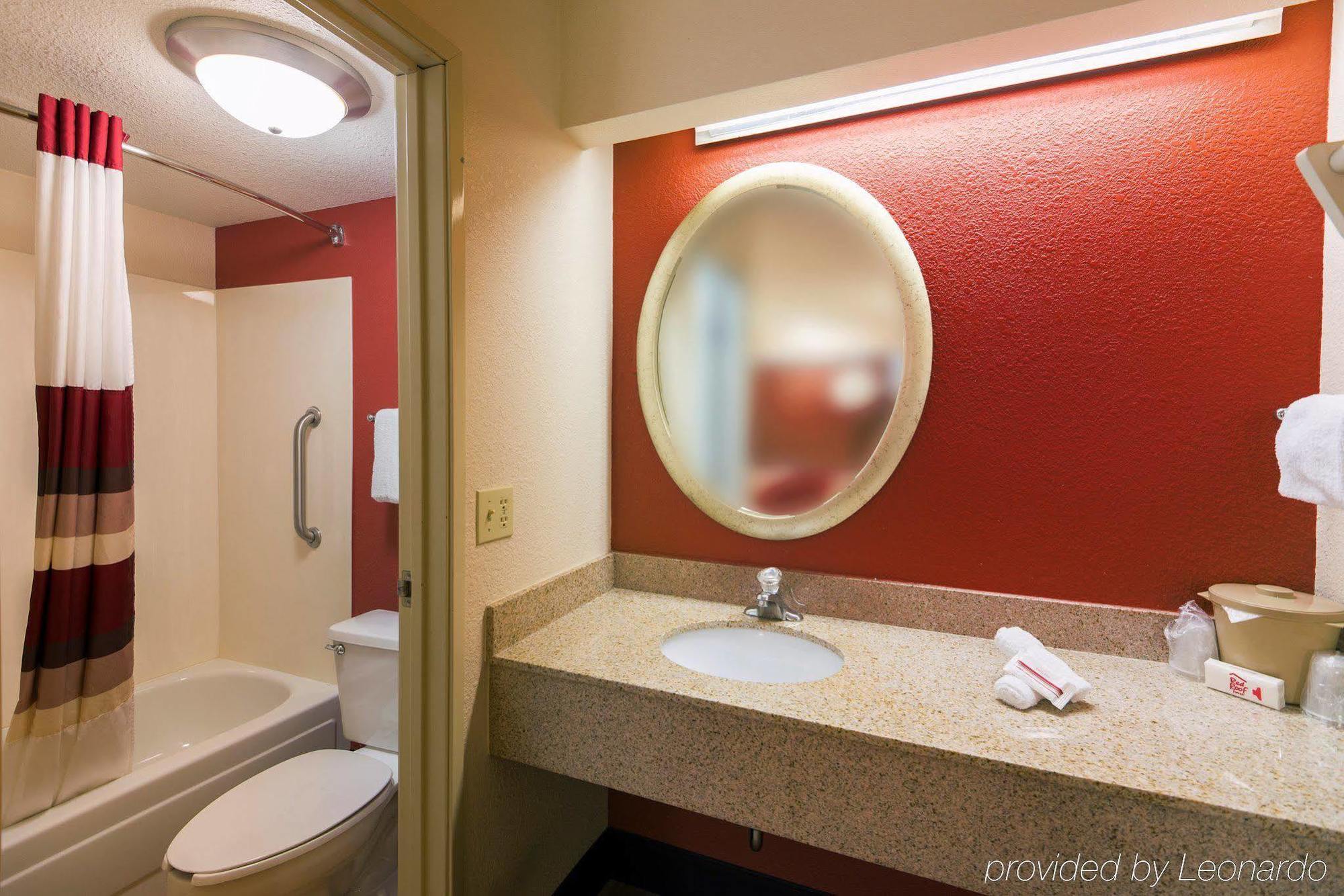 Red Roof Inn Detroit-Rochester Hills/ Auburn Hills Bagian luar foto