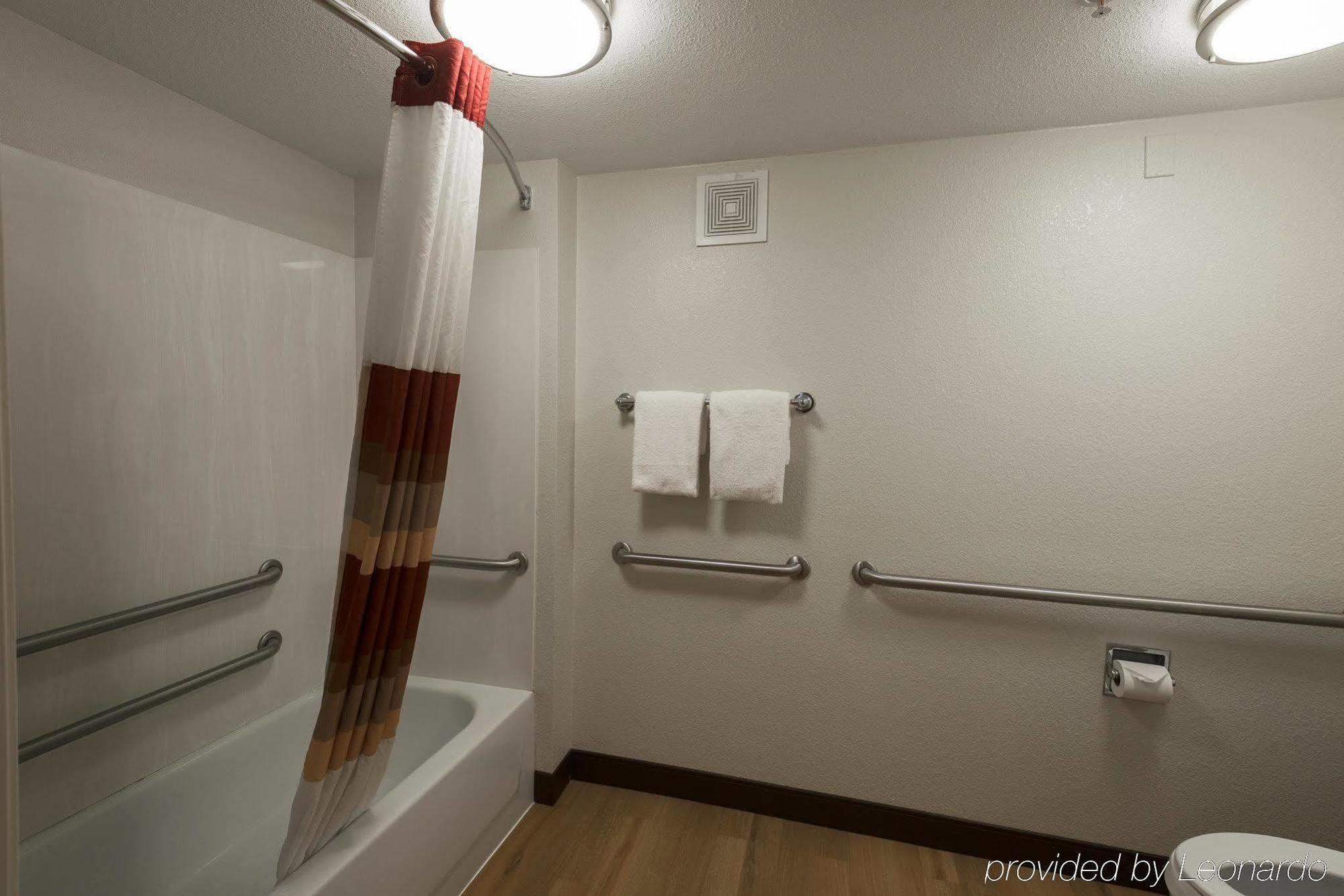 Red Roof Inn Detroit-Rochester Hills/ Auburn Hills Bagian luar foto
