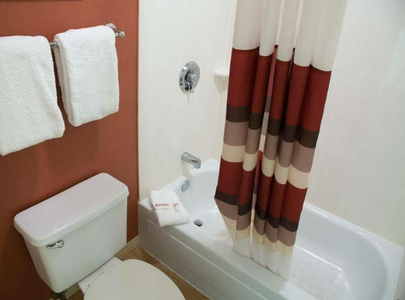Red Roof Inn Detroit-Rochester Hills/ Auburn Hills Bagian luar foto