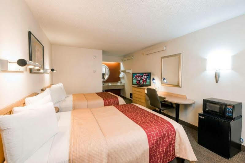 Red Roof Inn Detroit-Rochester Hills/ Auburn Hills Bagian luar foto
